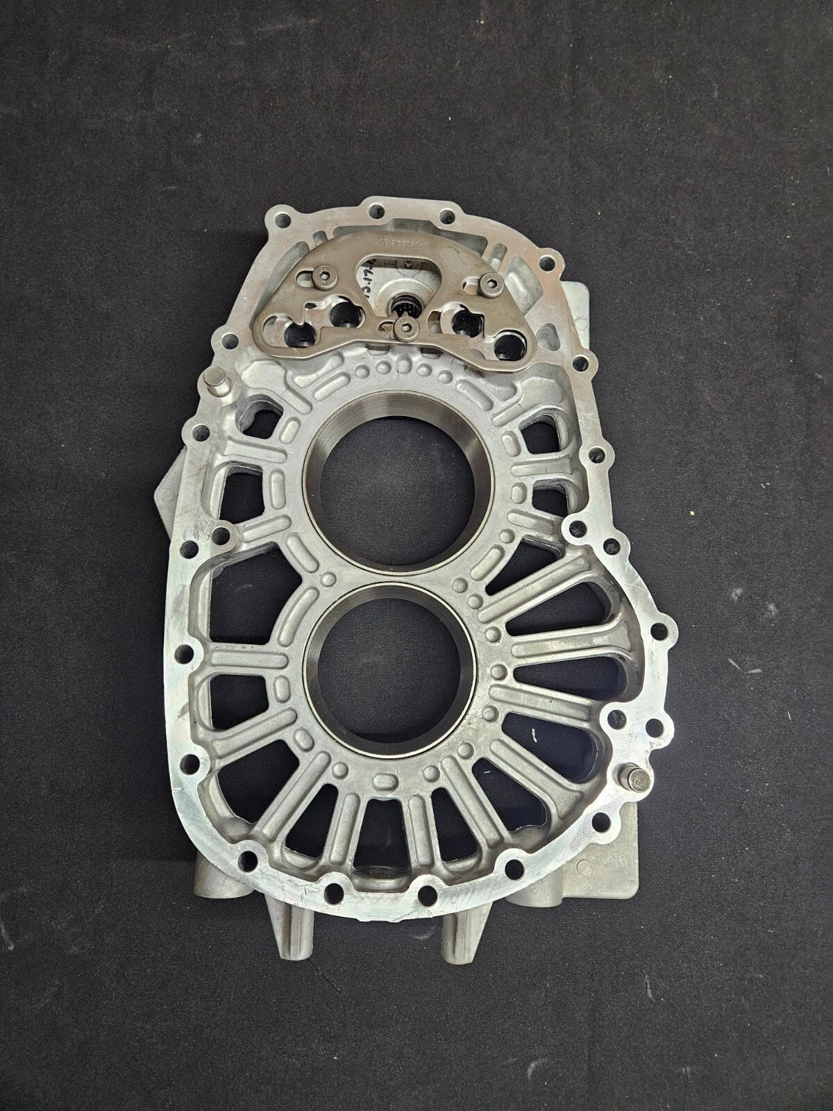 ZF S6-650 7.3 Intermediate Housing for Reliable Transmission