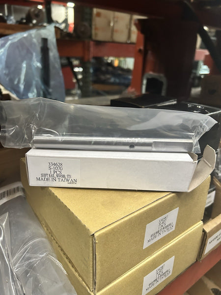 NV4500 5th Gear Shift Rail in packaging, designed for manual transmission performance.