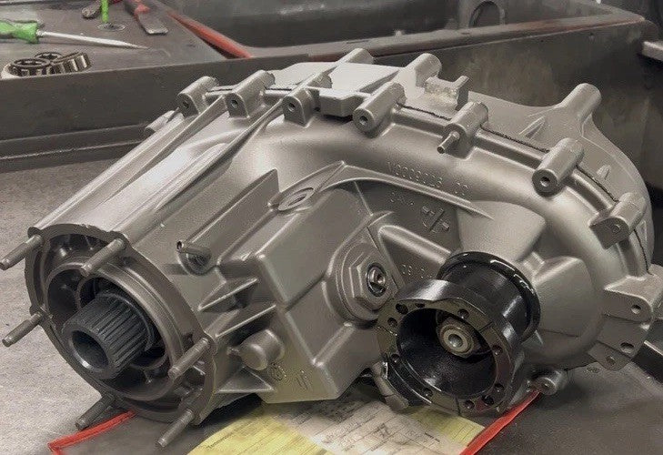 NP231J transfer case 97-06 showing detailed view of the assembly and housing components.
